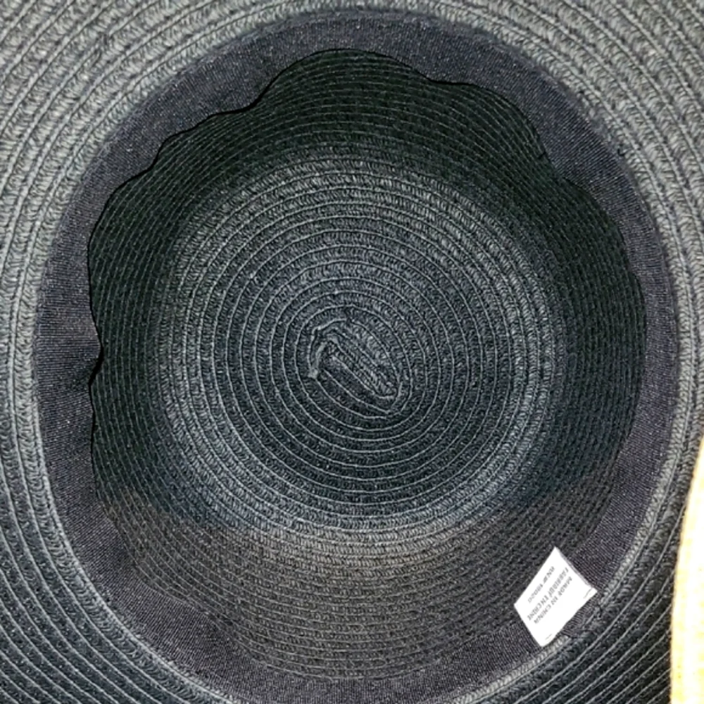 2 Sunhats NEW. Black and Natural Wide-Brim Hats. - Picture 5 of 7